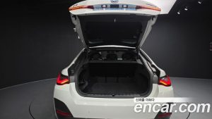 BMW i4 eDrive40 M Sport PRO 2024 года из Южной Кореи