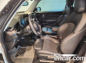 Mini Cooper CLASSIC Plus 2024 года из Южной Кореи