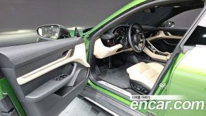 Porsche Taycan Turbo CROSS TURISMO 2022 года из Южной Кореи