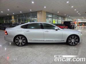 Volvo S90 B6 AWD Inscription 2022 года из Южной Кореи