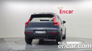 Volvo XC40 B4 R- 2022 года из Южной Кореи