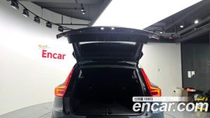 Volvo XC40 B4 R- 2022 года из Южной Кореи