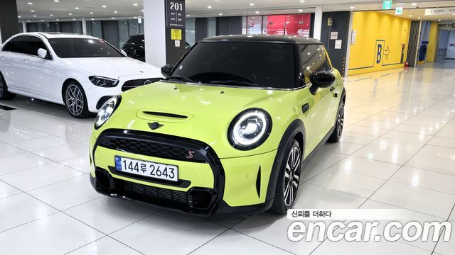 Mini Cooper CLASSIC 2024 года из Кореи