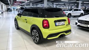 Mini Cooper CLASSIC 2024 года из Южной Кореи