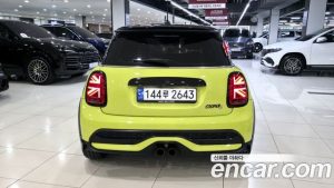 Mini Cooper CLASSIC 2024 года из Южной Кореи