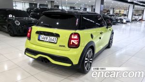 Mini Cooper CLASSIC 2024 года из Южной Кореи