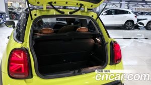 Mini Cooper CLASSIC 2024 года из Южной Кореи