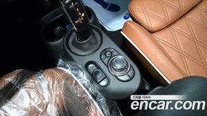 Mini Cooper CLASSIC 2024 года из Южной Кореи