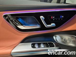 Mercedes-Benz GLC-Class GLC300 4MATIC AMG Line 2025 года из Южной Кореи
