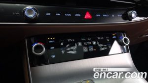Genesis GV70 2.5T Бензин 2WD 2025 года из Южной Кореи