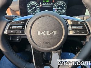 Kia Seltos Бензин 1.6 Turbo 2WD 2024 года из Южной Кореи
