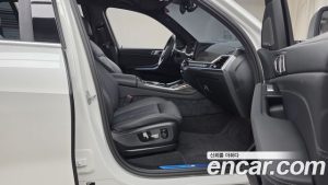 BMW X7 xDrive 40i M Sport 6 2025 года из Южной Кореи