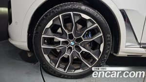 BMW X7 xDrive 40i M Sport 6 2024 года из Южной Кореи