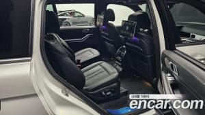 BMW X7 xDrive 40i M Sport 6 2024 года из Южной Кореи