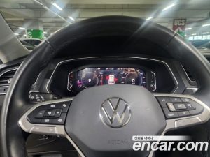 Volkswagen Tiguan 2.0 TSI Prestige 2024 года из Южной Кореи