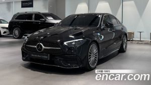 Mercedes-Benz C-Class C300 4MATIC AMG Line 2024 года из Южной Кореи