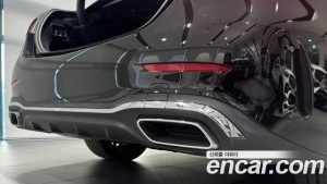 Mercedes-Benz C-Class C300 4MATIC AMG Line 2024 года из Южной Кореи