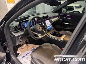 Mercedes-Benz C-Class C300 4MATIC AMG Line 2024 года из Южной Кореи