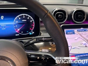 Mercedes-Benz C-Class C300 4MATIC AMG Line 2024 года из Южной Кореи