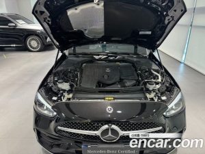 Mercedes-Benz C-Class C300 4MATIC AMG Line 2024 года из Южной Кореи