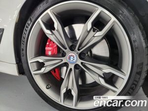 BMW 5-Series M550i xDrive 2023 года из Южной Кореи