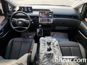 Hyundai Staria Tourer 11-Seater 2025 года из Южной Кореи