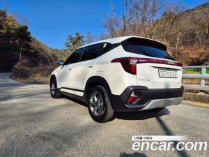 Kia Seltos Бензин 1.6 Turbo 2WD 2024 года из Южной Кореи