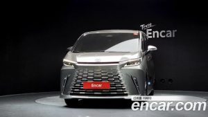 Lexus LM 500h Royal 2025 года из Южной Кореи