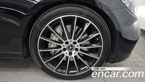 Mercedes-Benz E-Class E350 4MATIC AMG Line 2023 года из Южной Кореи