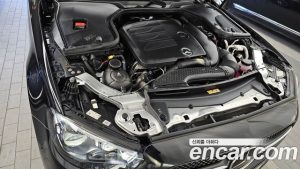 Mercedes-Benz E-Class E350 4MATIC AMG Line 2023 года из Южной Кореи