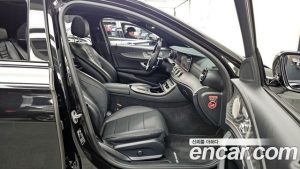 Mercedes-Benz E-Class E350 4MATIC AMG Line 2023 года из Южной Кореи