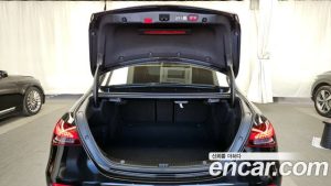 Mercedes-Benz E-Class E350 4MATIC AMG Line 2023 года из Южной Кореи