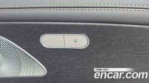 Mercedes-Benz GLE-Class GLE300d 4MATIC 2025 года из Южной Кореи