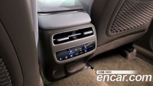 Genesis GV70 2.5T Бензин 2WD 2025 года из Южной Кореи
