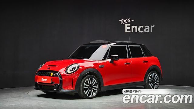 Mini Cooper 5Door CLASSIC 2024 года из Кореи