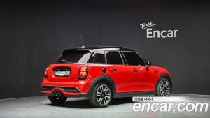 Mini Cooper 5Door CLASSIC 2024 года из Южной Кореи