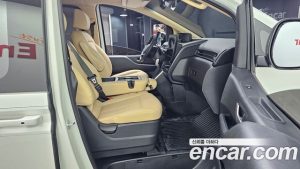 Hyundai Staria L3.5 Tourer 11-Seater 2025 года из Южной Кореи