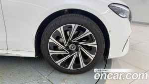 Mercedes-Benz E-Class E300 4MATIC Exclusive 2025 года из Южной Кореи