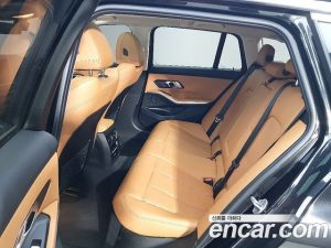 BMW 3-Series 320i Touring 2023 года из Южной Кореи