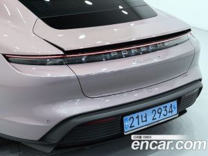 Porsche Taycan 4S 2024 года из Южной Кореи