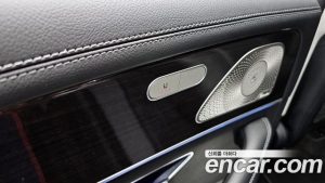 Mercedes-Benz GLE-Class GLE300d 4MATIC 2023 года из Южной Кореи