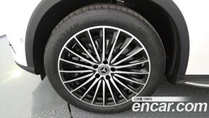 Mercedes-Benz GLC-Class GLC300 4MATIC Avantgarde 2025 года из Южной Кореи