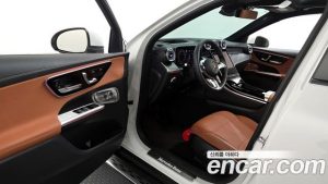 Mercedes-Benz GLC-Class GLC300 4MATIC Avantgarde 2025 года из Южной Кореи