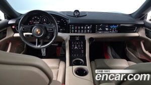 Porsche Taycan 4S CROSS TURISMO 2022 года из Южной Кореи