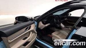 Porsche Taycan 4S CROSS TURISMO 2022 года из Южной Кореи
