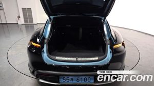 Porsche Taycan 4S CROSS TURISMO 2022 года из Южной Кореи
