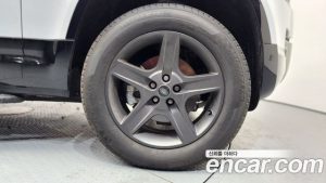 Land Rover Defender 110 P300 X- SE 2024 года из Южной Кореи