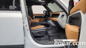Land Rover Defender 110 P300 X- SE 2024 года из Южной Кореи