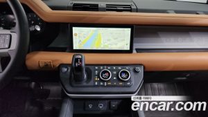 Land Rover Defender 110 P300 X- SE 2024 года из Южной Кореи