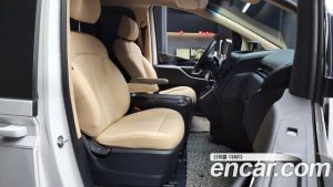 Hyundai Staria L3.5 Wagon 5 2025 года из Южной Кореи